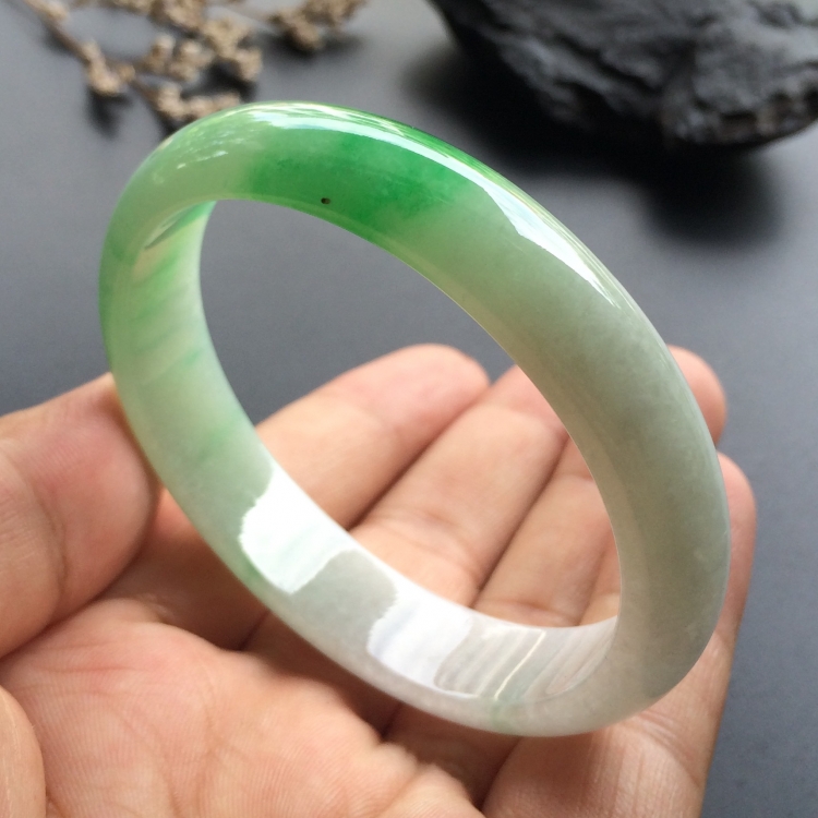 （超值推荐）糯冰种飘翠贵妃镯（55.5mm-48.8mm）