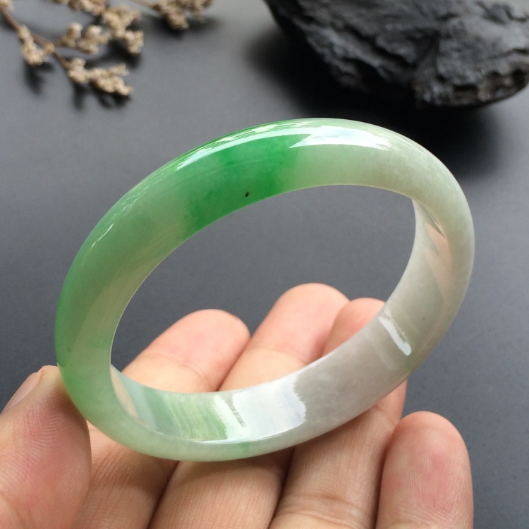 （超值推荐）糯冰种飘翠贵妃镯（55.5mm-48.8mm）