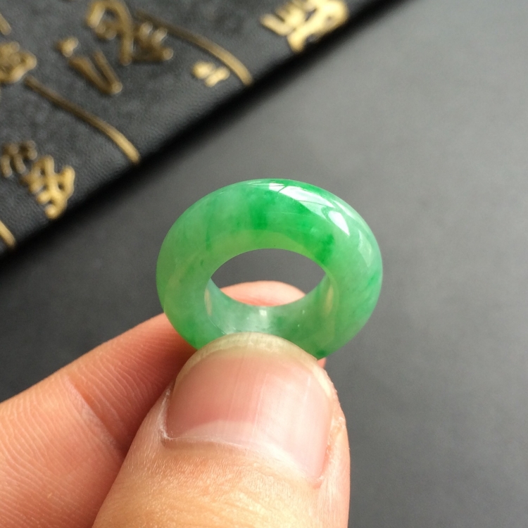 (超值推荐)糯冰种飘翠平安环挂件