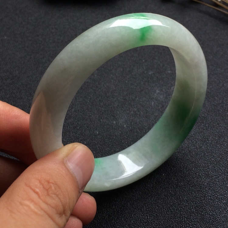 （超值推荐）糯冰种飘翠手镯（58mm）