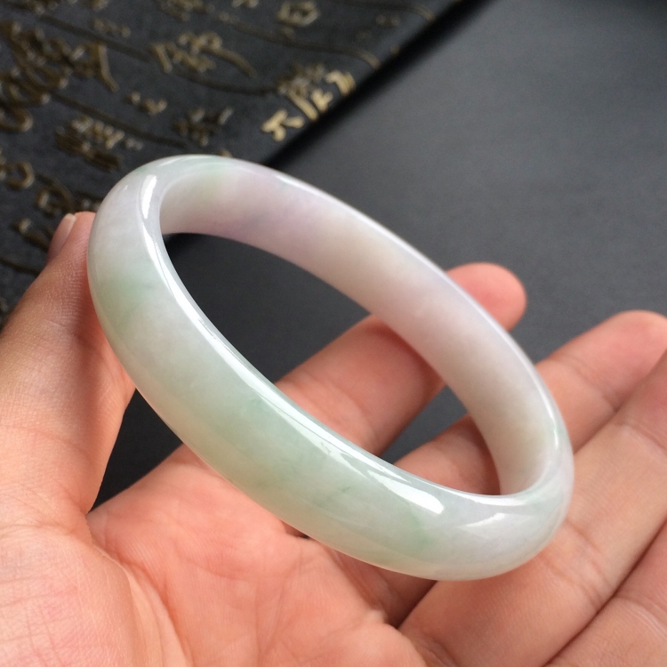 (超值推荐)糯冰种淡紫罗兰略飘花贵妃镯(59.5mm-51.3mm)