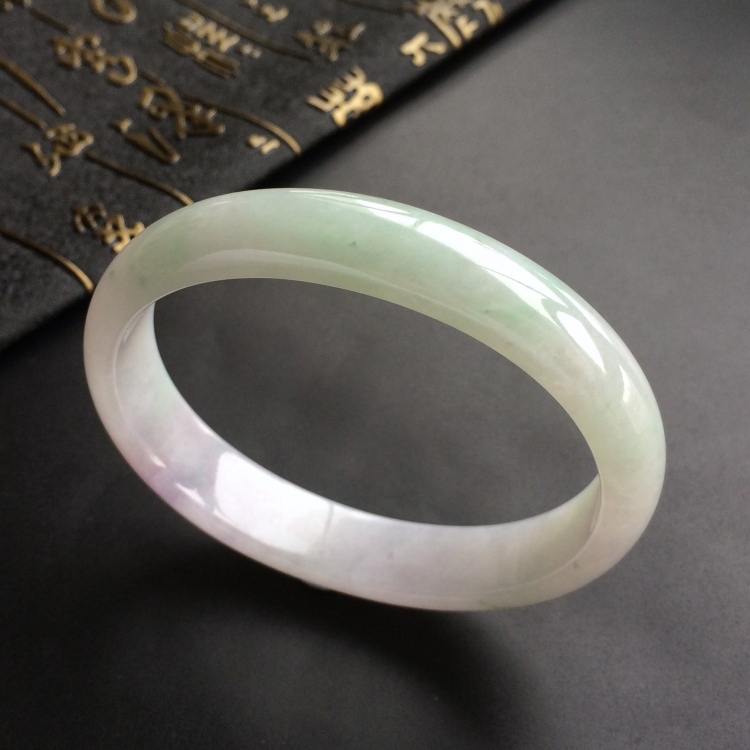 (超值推荐)糯冰种淡紫罗兰略飘花贵妃镯(59.5mm-51.3mm)
