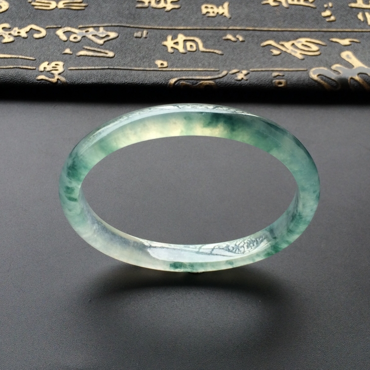 (超值推荐)冰种飘花贵妃手镯(57.5mm-48.1mm)