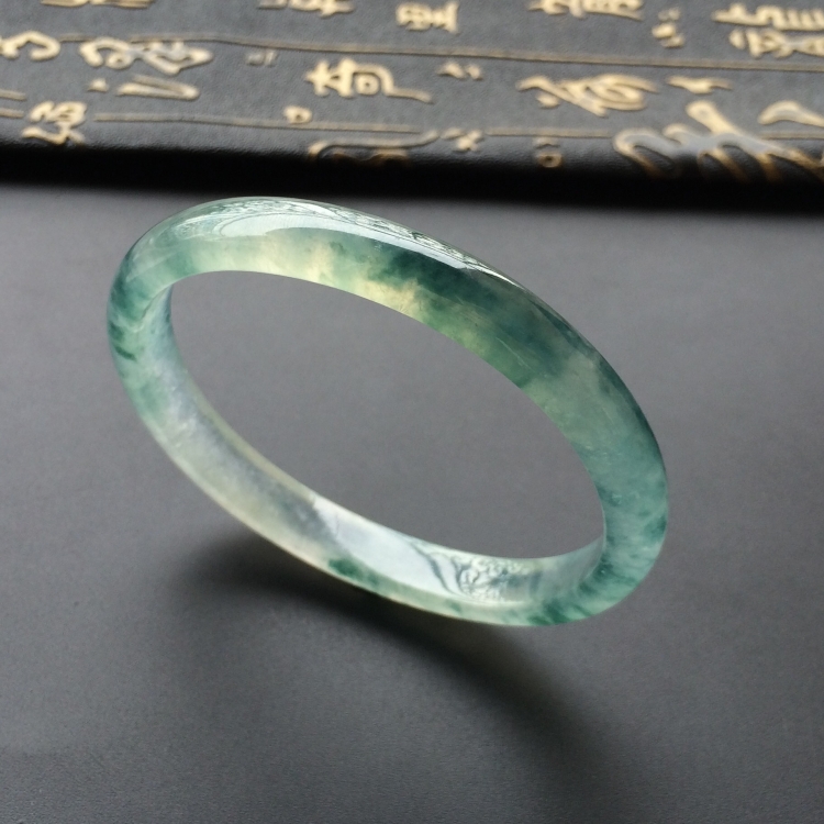 (超值推荐)冰种飘花贵妃手镯(57.5mm-48.1mm)