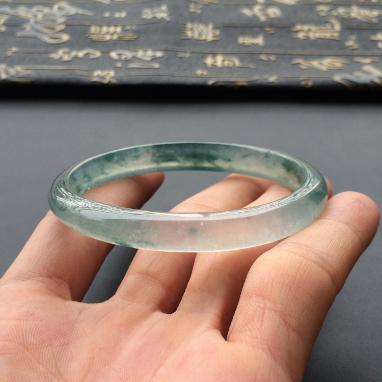 (超值推荐)冰种飘花贵妃手镯(57.5mm-48.1mm)