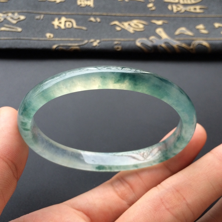 (超值推荐)冰种飘花贵妃手镯(57.5mm-48.1mm)