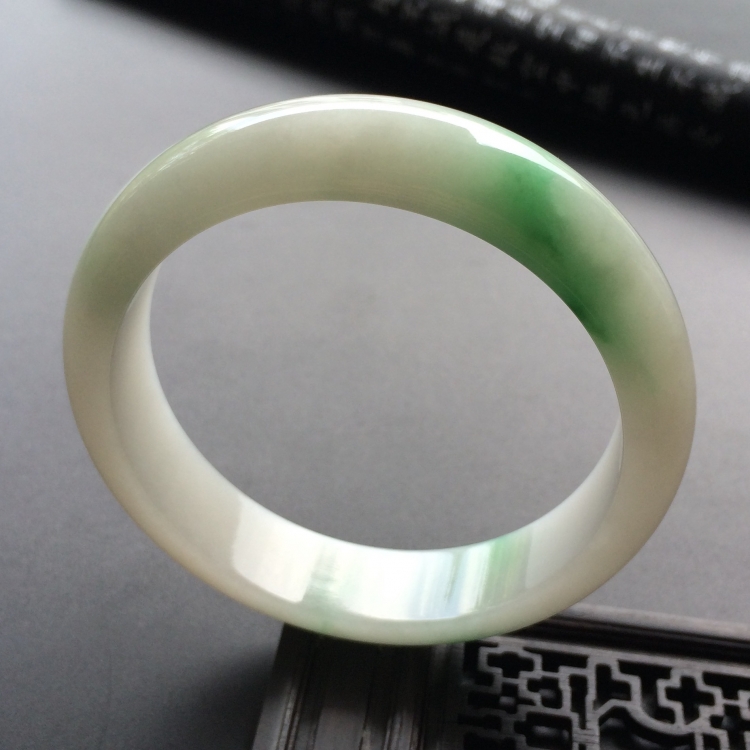 (超值推荐)糯冰种飘翠手镯(59.2mm)