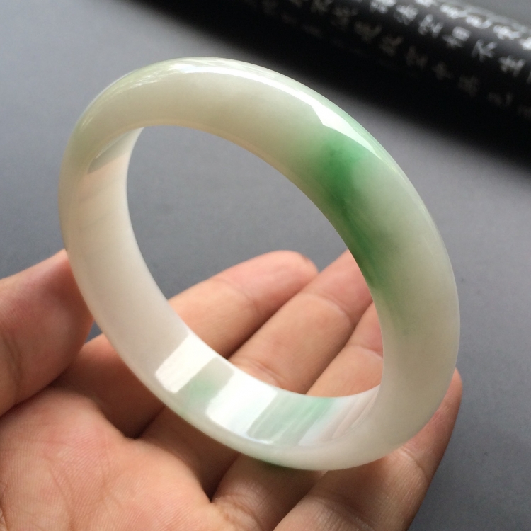 (超值推荐)糯冰种飘翠手镯(59.2mm)