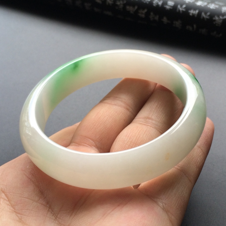 (超值推荐)糯冰种飘翠手镯(59.2mm)