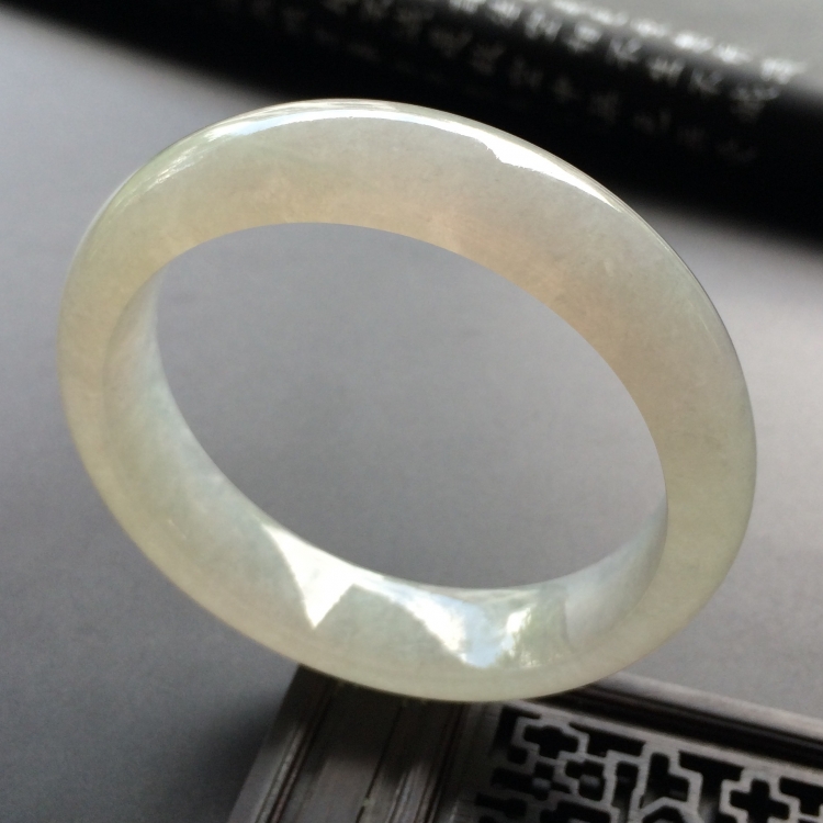 (超值推荐)冰种淡晴水手镯(57.1mm)