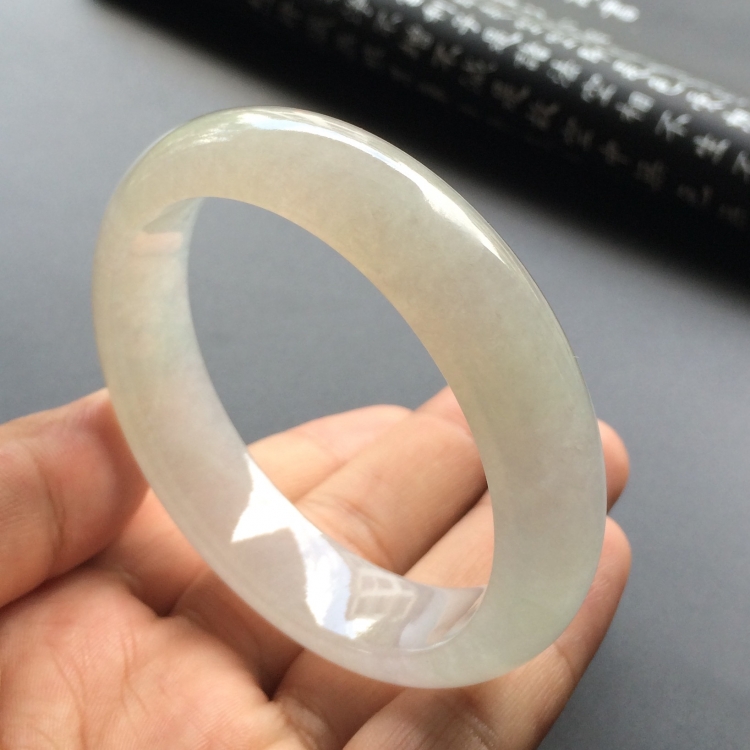 (超值推荐)冰种淡晴水手镯(57.1mm)