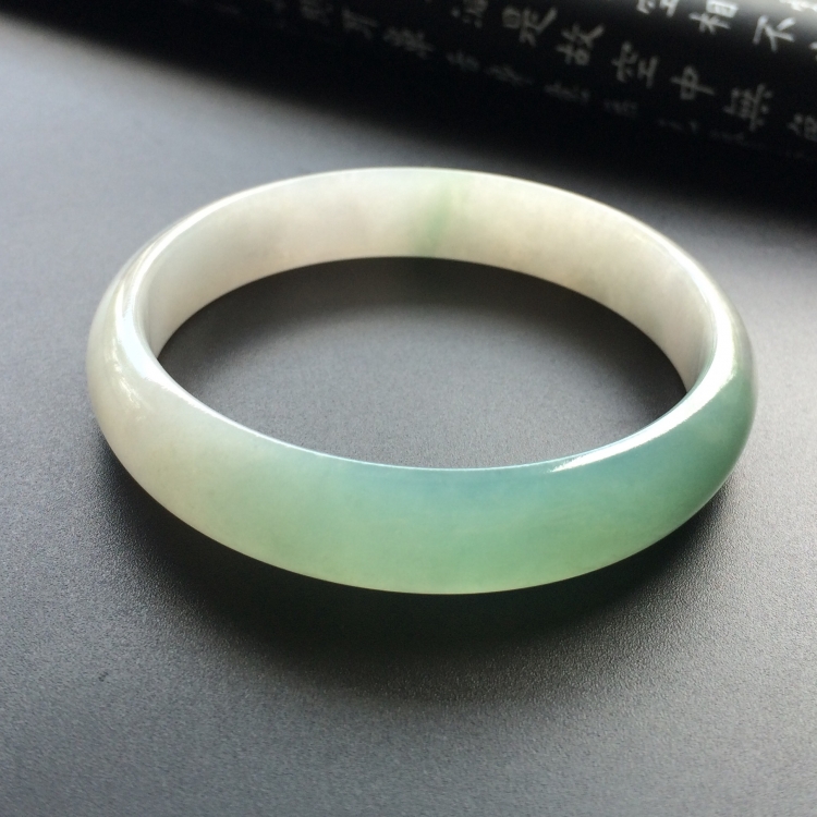 (超值推荐)糯冰种晴水手镯(58.4mm)