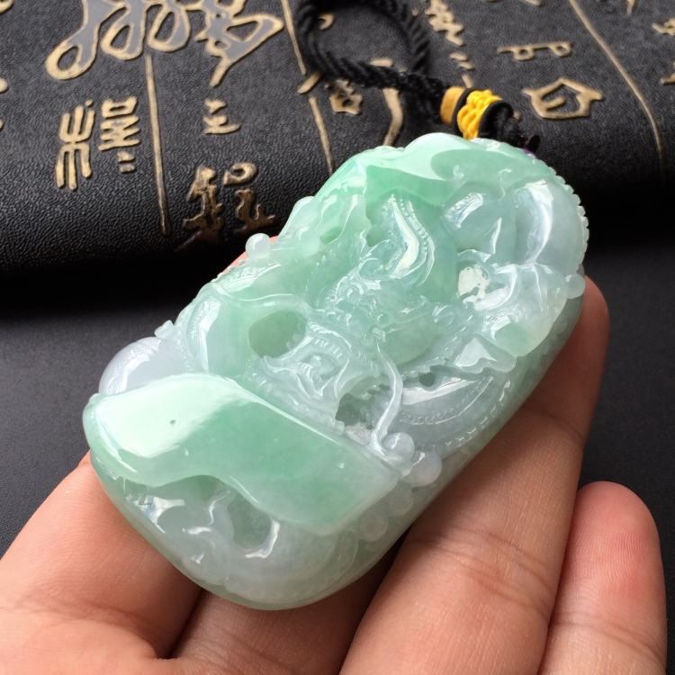 (超值推荐)糯冰种豆色龙牌挂件