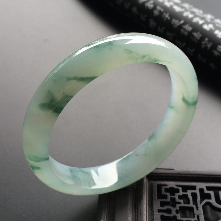 （超值推荐）糯冰种飘花手镯（57.2mm）