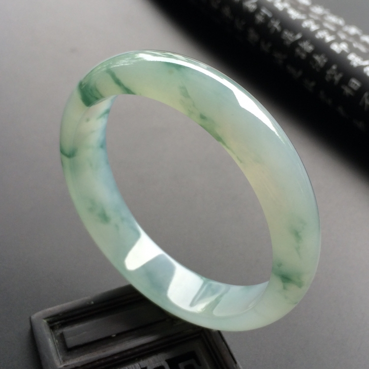 （超值推荐）糯冰种飘花手镯（57.2mm）