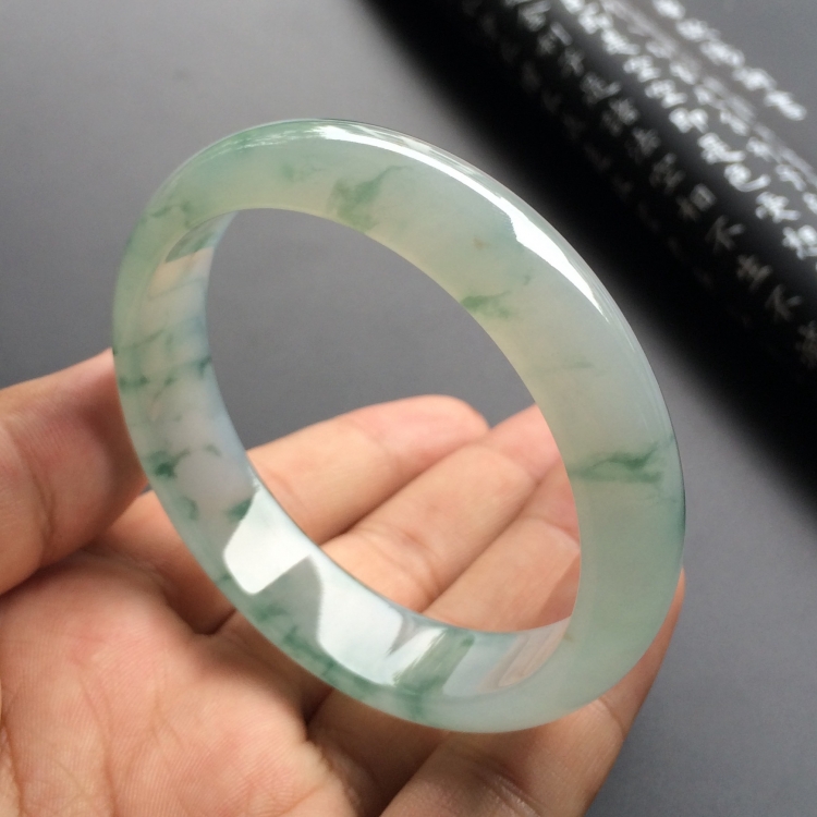 （超值推荐）糯冰种飘花手镯（57.2mm）
