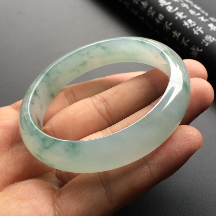 （超值推荐）糯冰种飘花手镯（57.2mm）