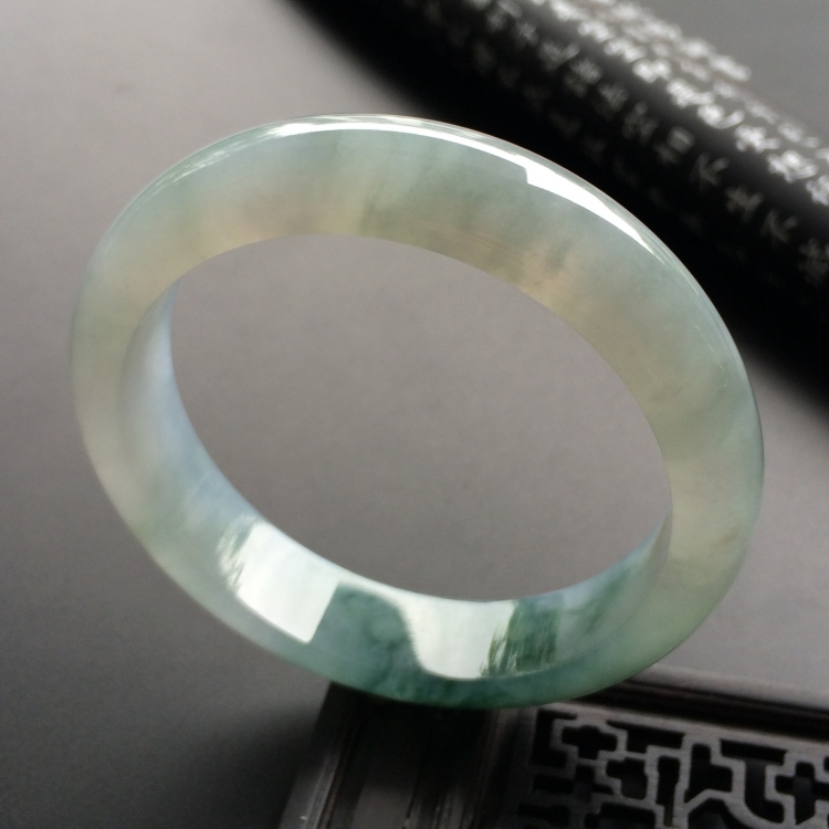 （超值推荐）糯冰种飘花手镯（57.1mm）