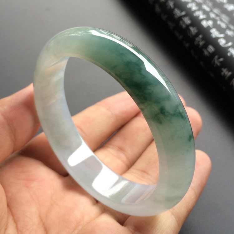 （超值推荐）糯冰种飘花手镯（57.1mm）