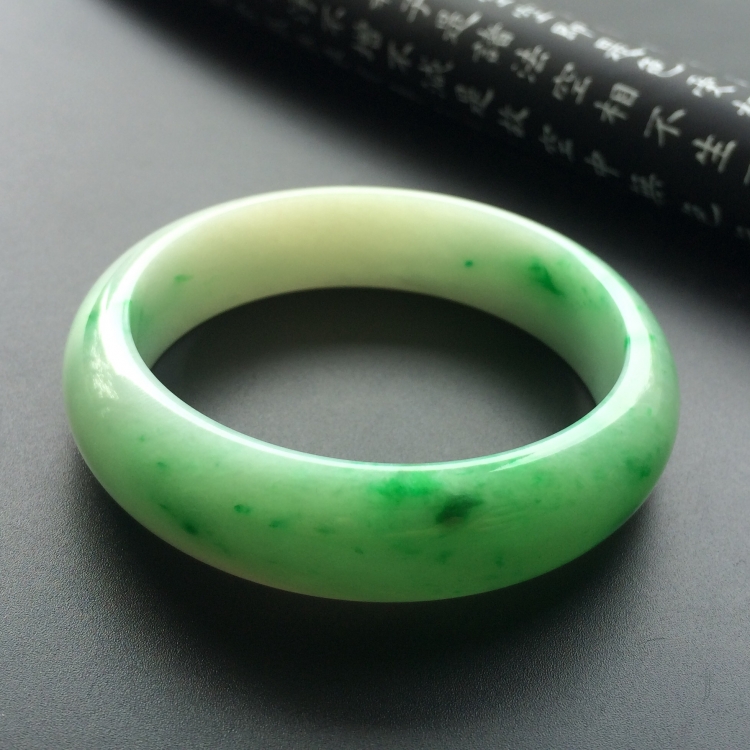 （超值推荐）糯冰种飘翠手镯（56.4mm）