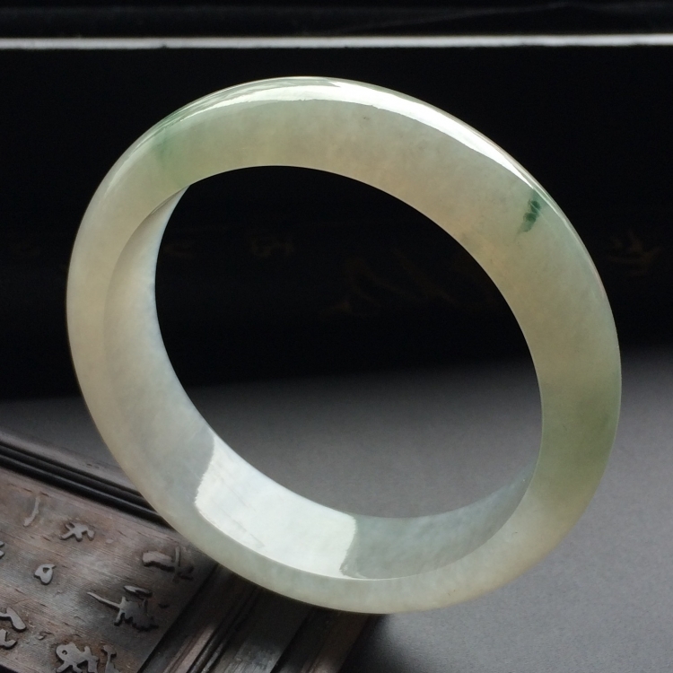 （超值推荐）糯冰种飘花手镯（55.7mm）
