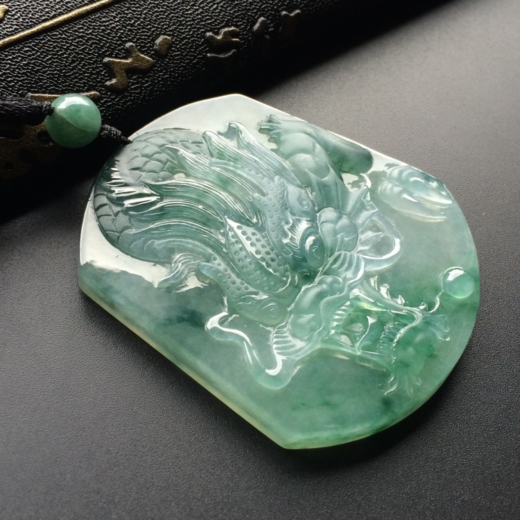 （超值推荐）冰种飘花龙牌挂件