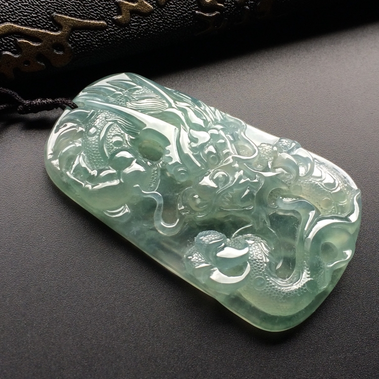 （超值推荐）冰种晴水龙牌挂件