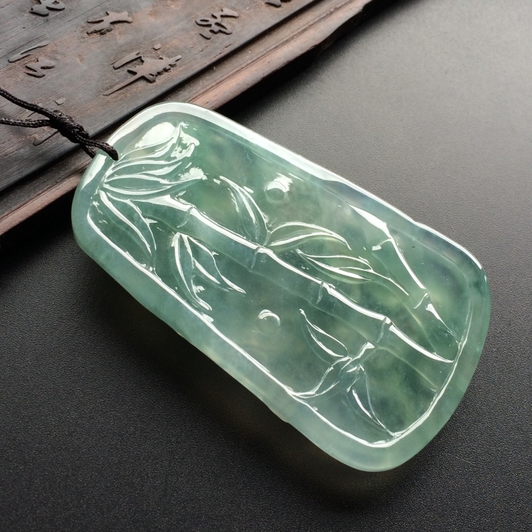 （超值推荐）冰种晴水龙牌挂件