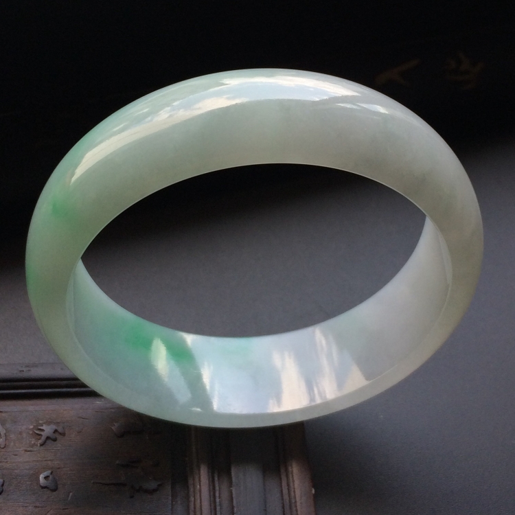 （超值推荐）糯冰种飘翠手镯（55.7mm）