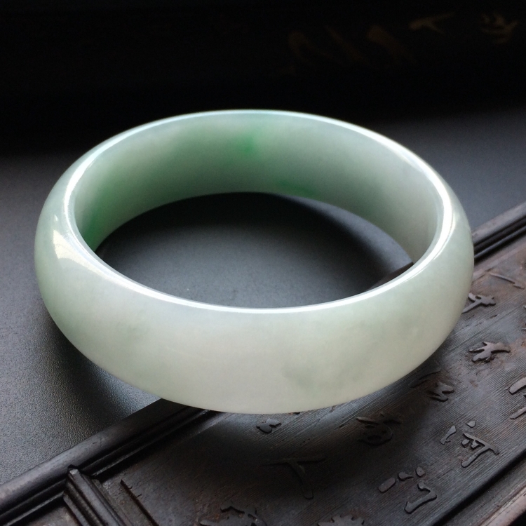 （超值推荐）糯冰种飘翠手镯（55.7mm）
