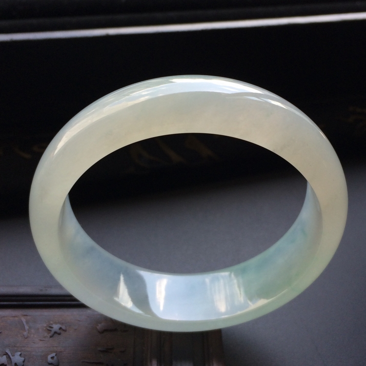 （超值推荐）冰种淡晴水手镯（57.5mm）