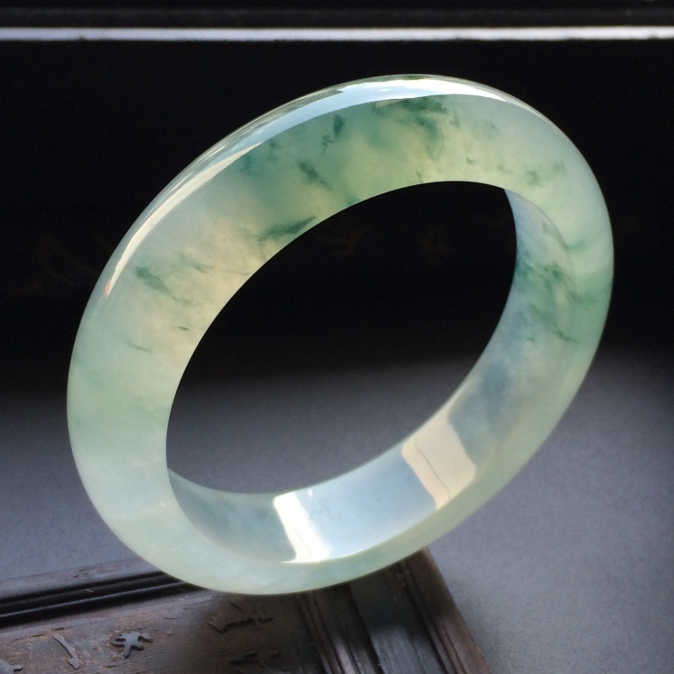 （超值推荐）冰种飘花手镯（55.2mm）