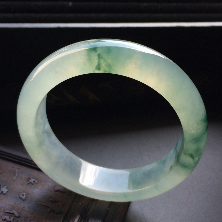 （超值推荐）冰种飘花手镯（55.2mm）