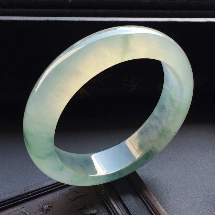 （超值推荐）冰种飘花手镯（55.2mm）