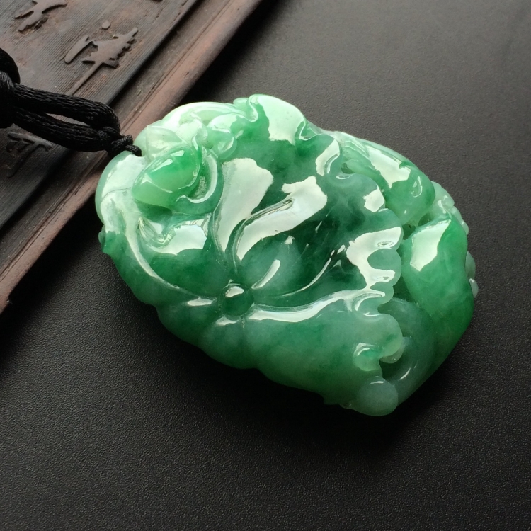 （超值推荐）糯冰种飘翠年年有余挂件