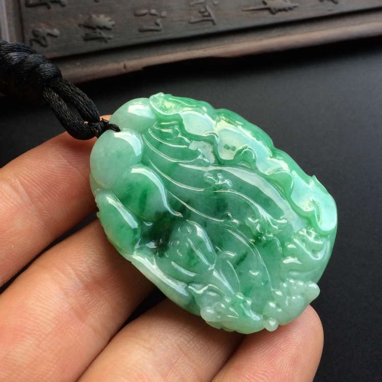 （超值推荐）糯冰种飘翠年年有余挂件