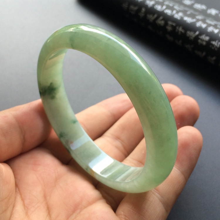 （超值推荐）糯冰种飘花手镯（59.2mm）