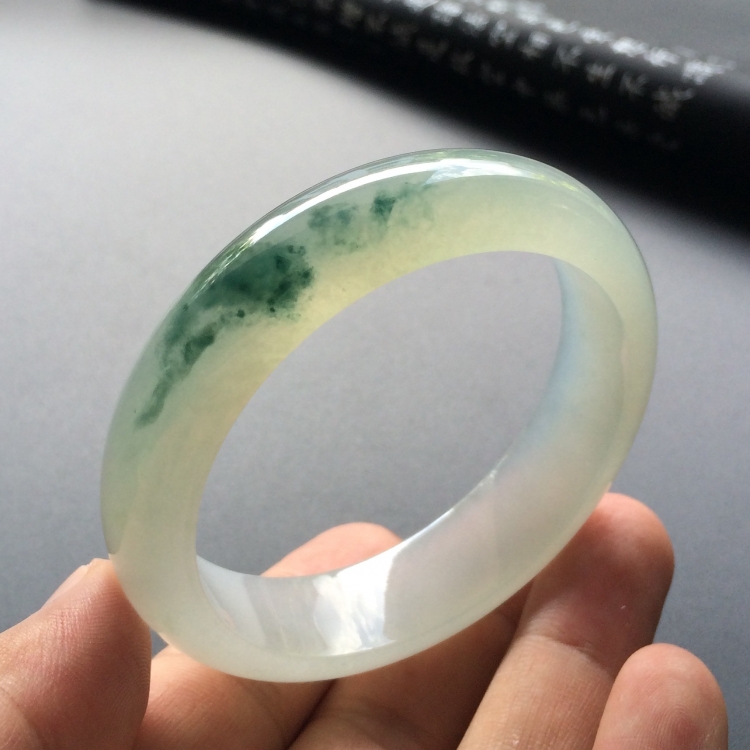 （超值推荐）冰种飘花手镯（55.7mm）