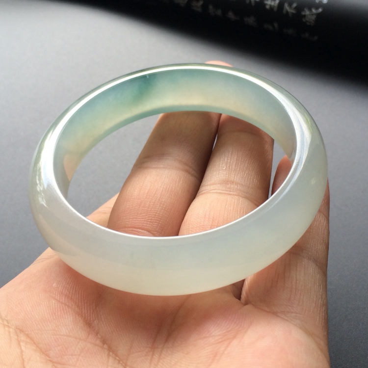 （超值推荐）冰种飘花手镯（55.7mm）