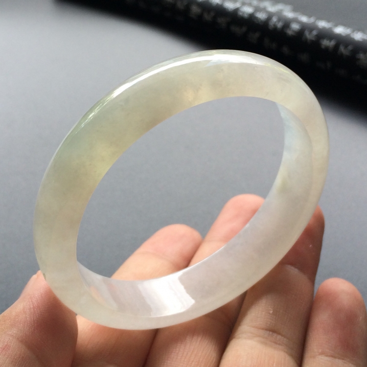 （超值推荐）冰种淡晴水手镯（61mm）