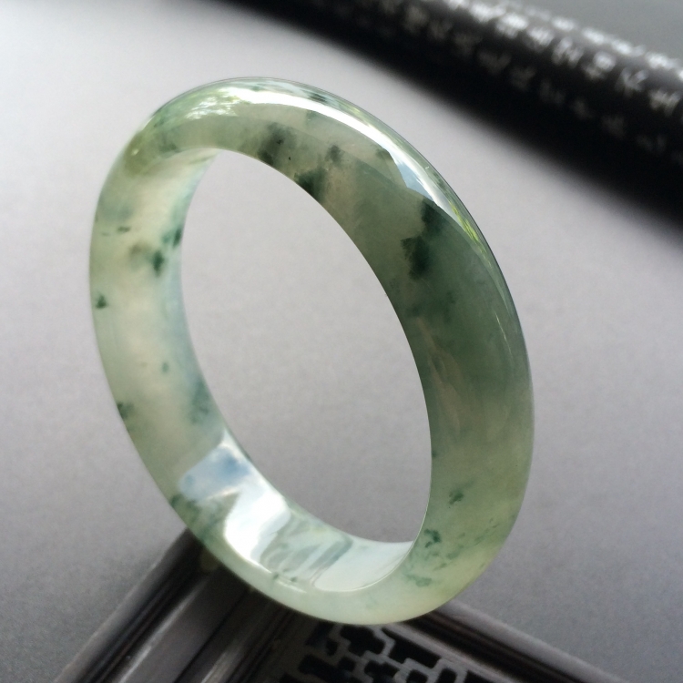 （超值推荐）冰种飘花手镯（56mm）