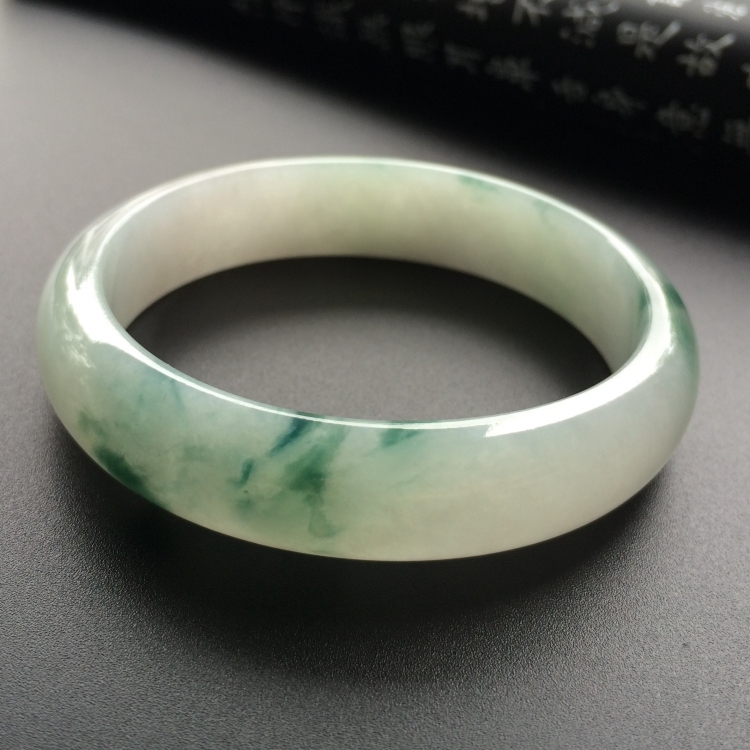 （超值推荐）糯冰种飘花贵妃镯（53mm-48.2mm）