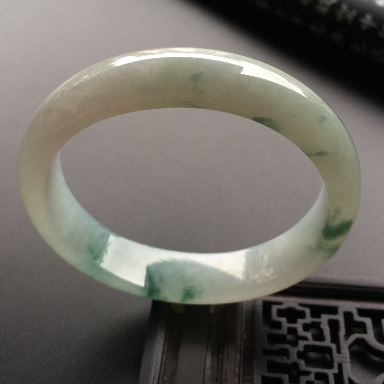 （超值推荐）糯冰种飘花贵妃镯（53mm-48.2mm）