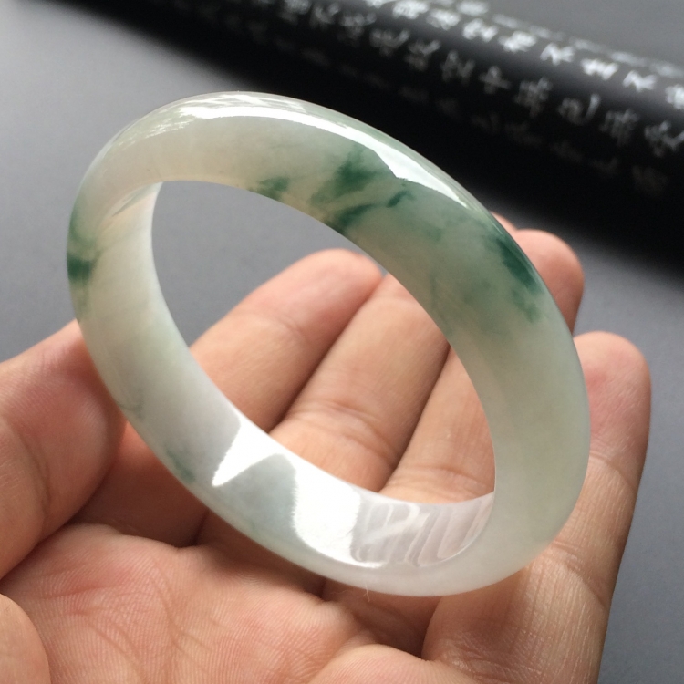 （超值推荐）糯冰种飘花贵妃镯（53mm-48.2mm）