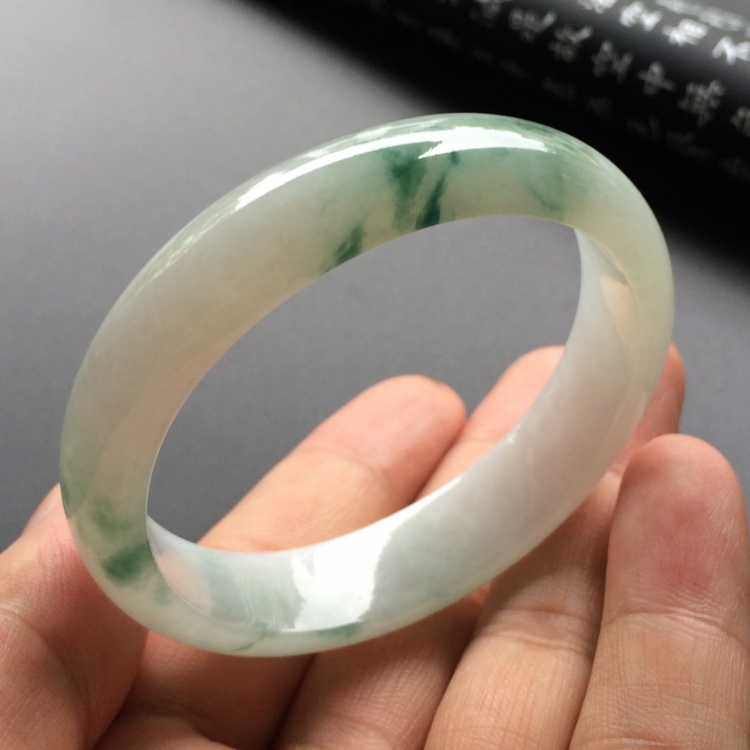 （超值推荐）糯冰种飘花贵妃镯（53mm-48.2mm）
