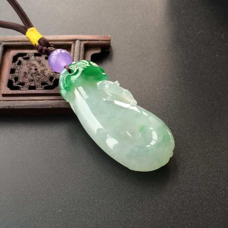 (超值推荐)糯冰种飘翠福瓜挂件