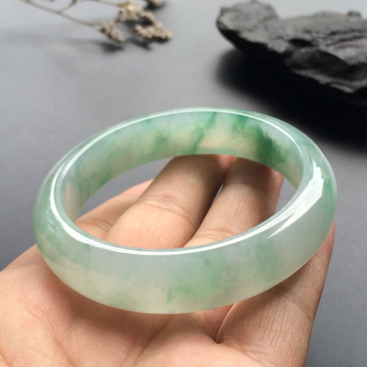 （超值推荐）糯冰种飘花手镯（58.3mm）
