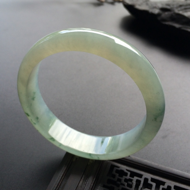 （超值推荐）糯冰种飘花手镯（57.6mm）
