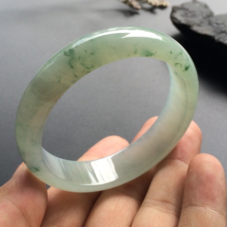 （超值推荐）糯冰种飘花手镯（57.6mm）