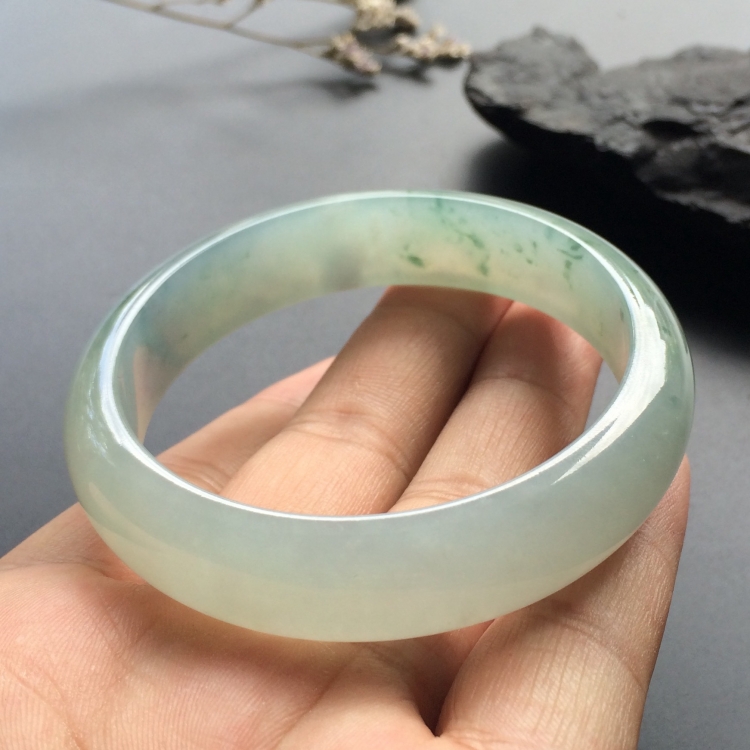 （超值推荐）糯冰种飘花手镯（57.6mm）